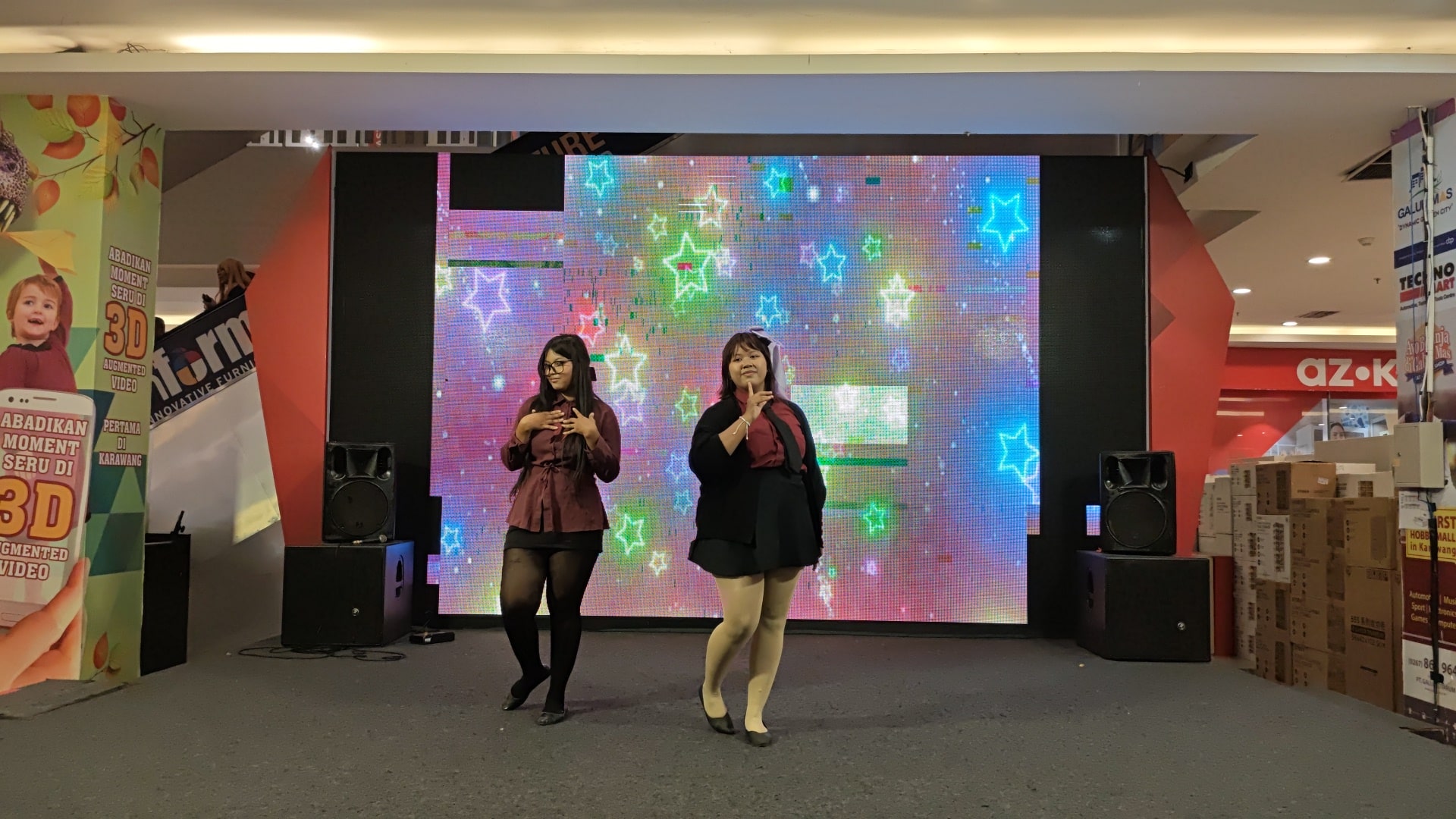 Gathering Perdana Cosplay Santuy dan Terasu Community Meriahkan KCP Mall Karawang