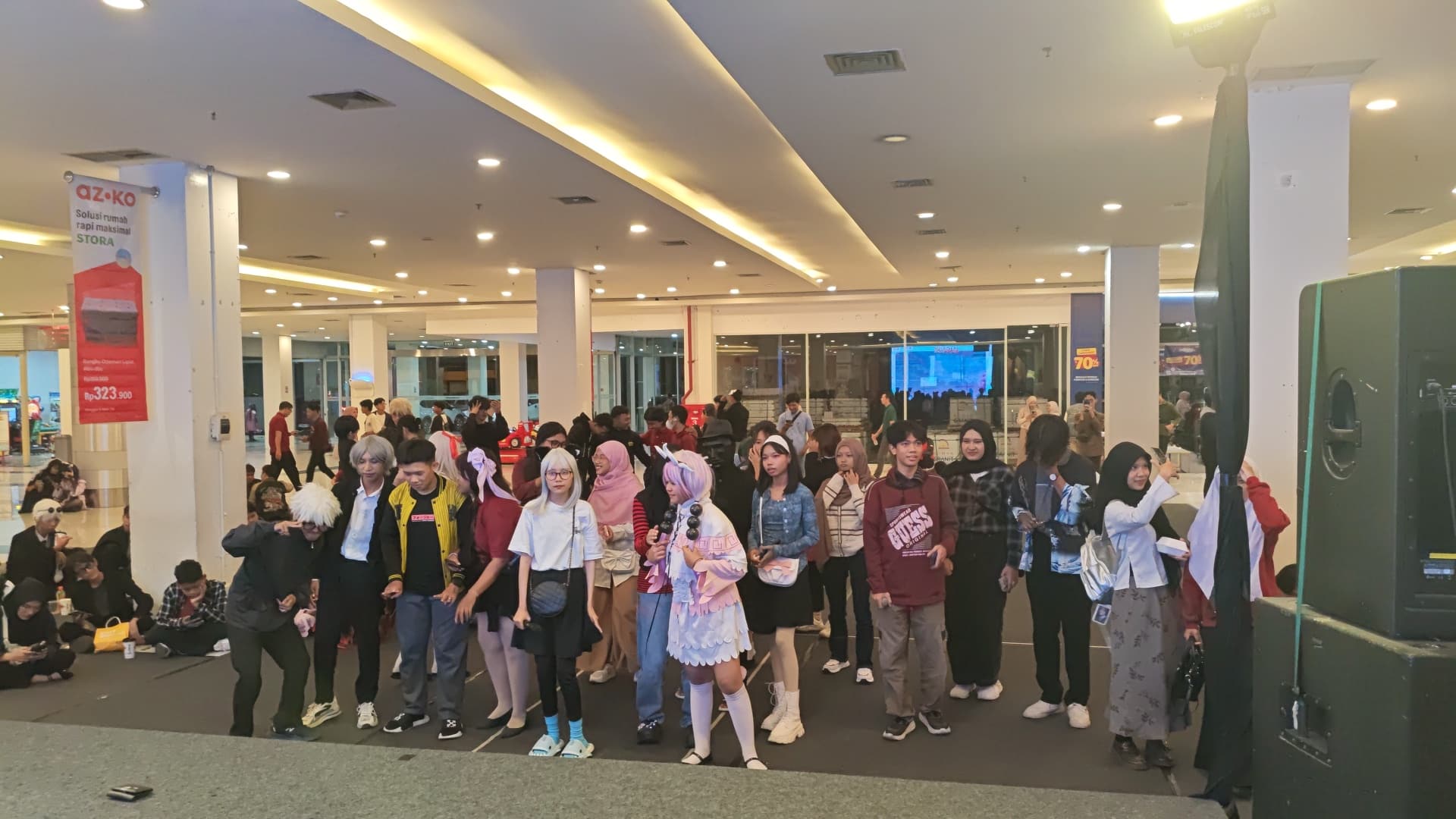 Gathering Perdana Cosplay Santuy dan Terasu Community Meriahkan KCP Mall Karawang