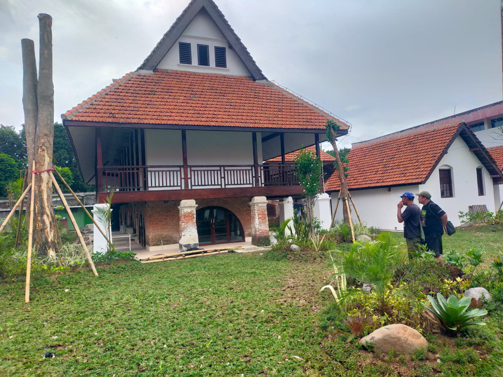 Asrama Inggrisan Bangunan Cagar Budaya Kolonial Inggris Abad - 18