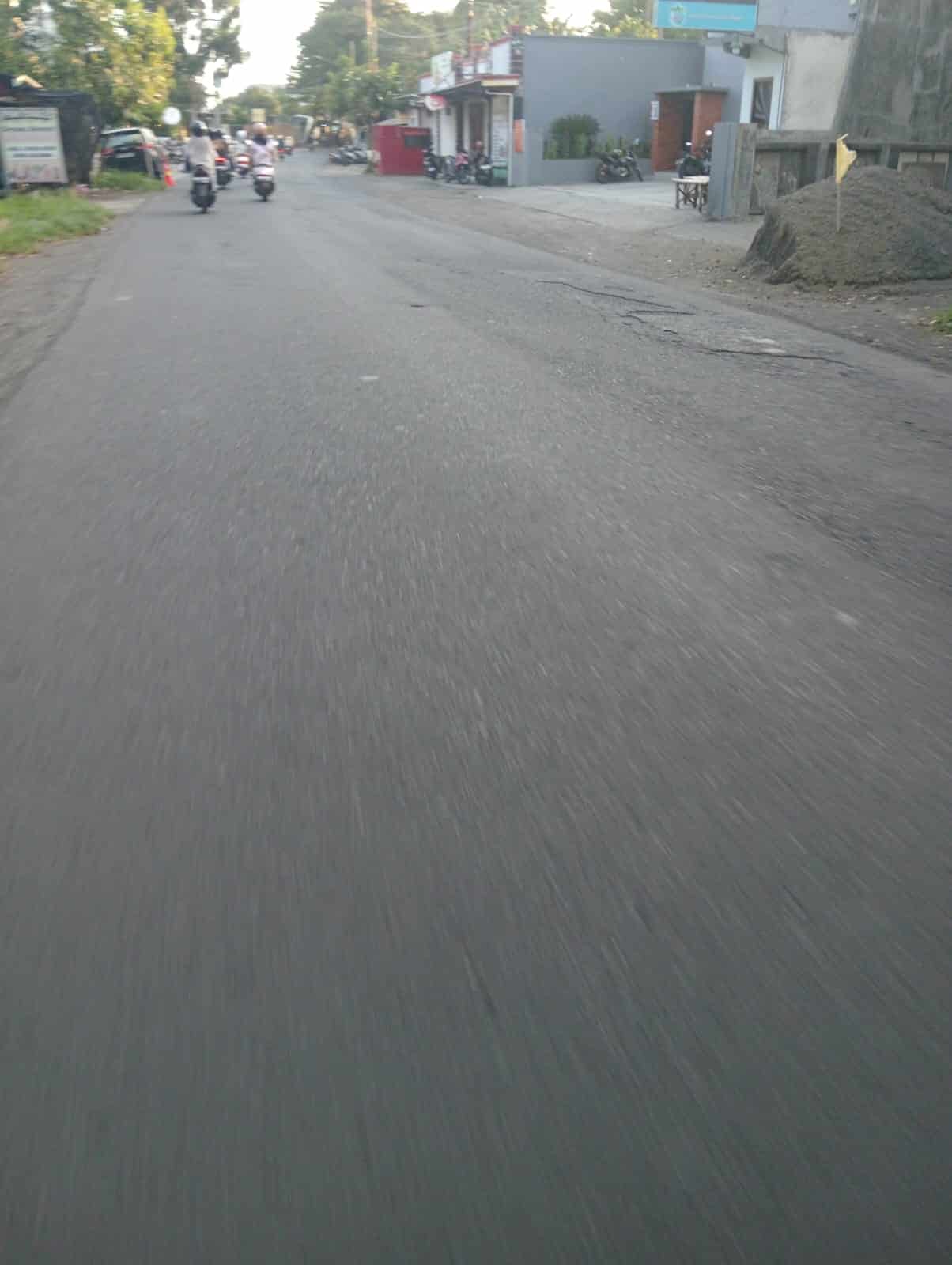 Jalan Banyuwangi Rusak Merata, Tambal Sulam Jadi Solusi? Warga Pertanyakan Keseriusan Pemda