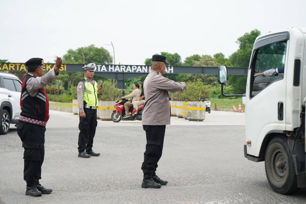 Kapolres Turun Tangan, Kemacetan Viral di BKT Berhasil Diurai