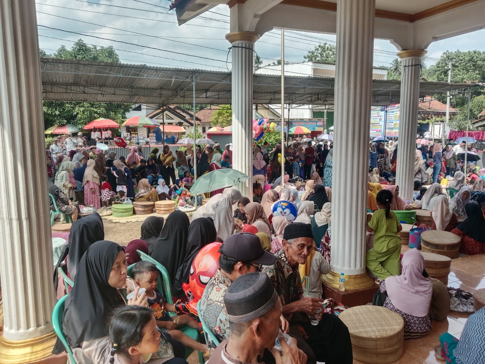 Tradisi Sedekah Bumi dan Bukak Bumbung PBB 2026 Desa Karangreja Kecamatan Cipari Berlangsung Meriah