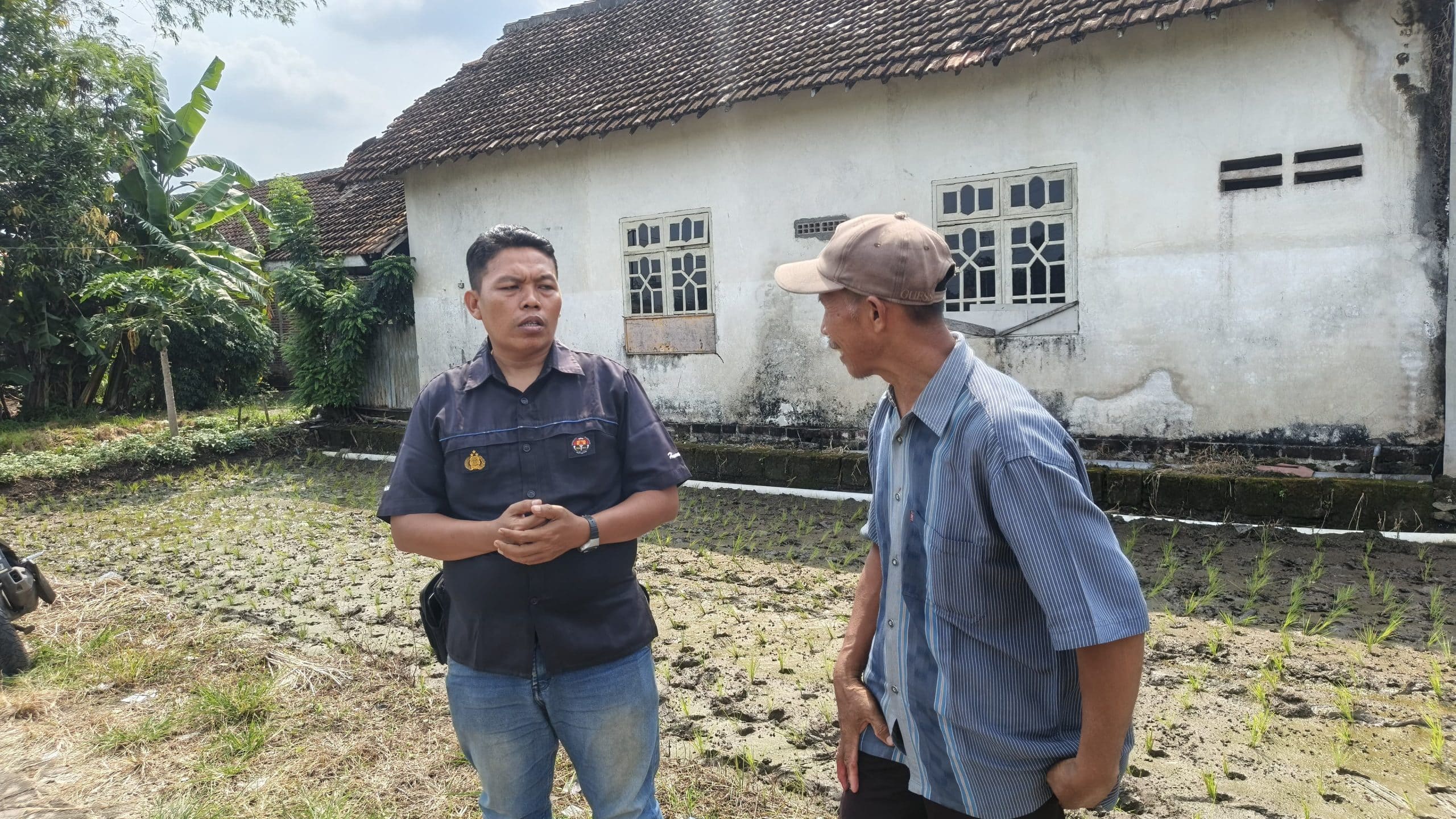 Pemungut Sampah Temukan Proyektil Bekas Tajam di depan SPBU Singkalan Balongbendo