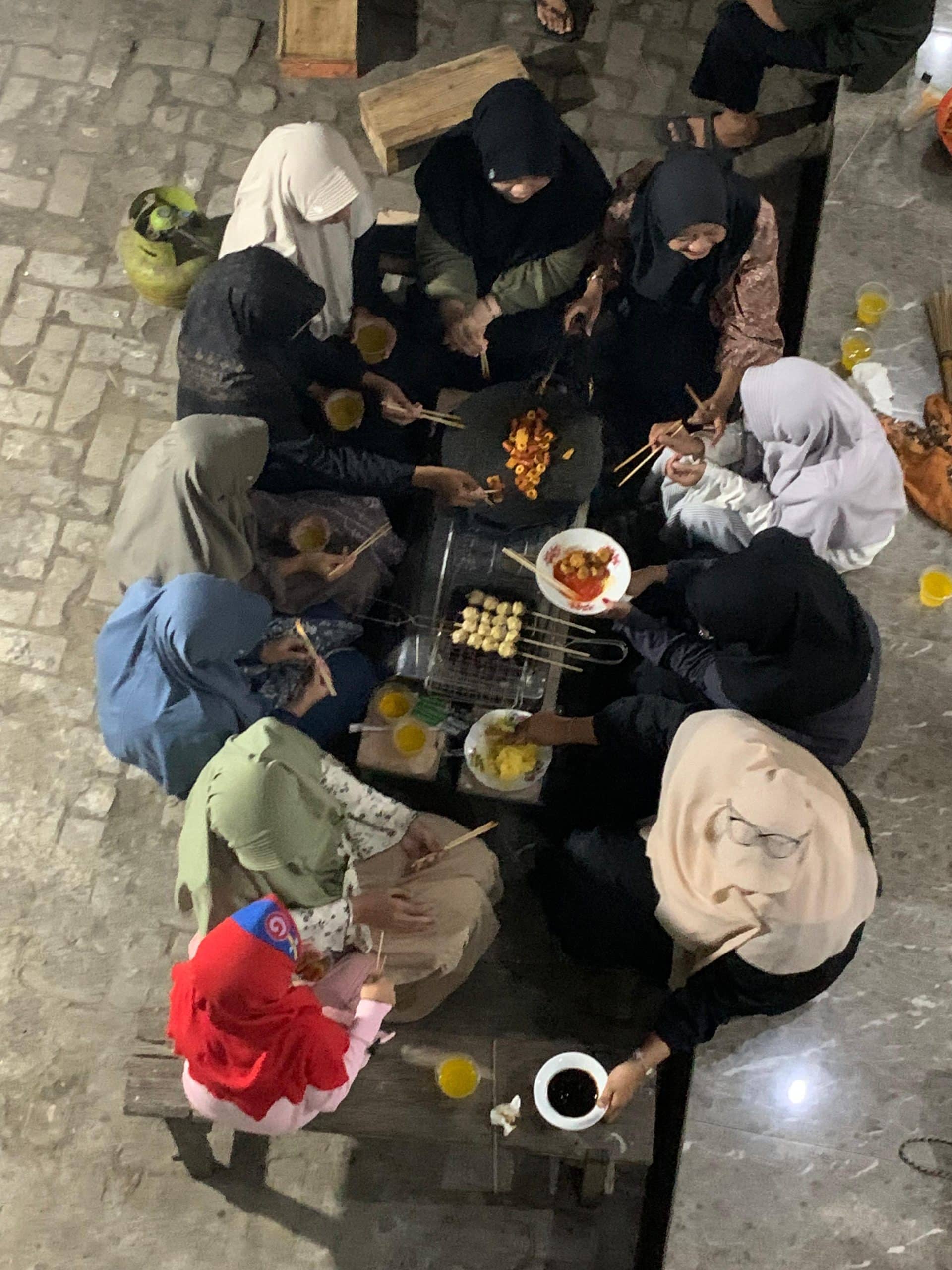 Momen Idul Adha Remaja LDII Rungkut Kidul Ngegrill Bareng Untuk Motivasi Semangat Belajar Agama
