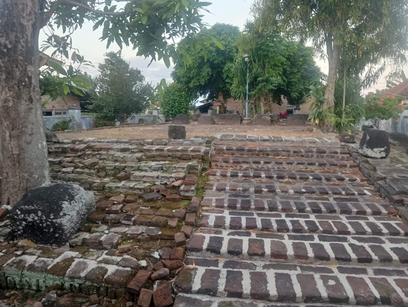 Menelisik SITUS Umpak Songo, Saksi Bisu Peninggalan Peradaban Sejarah Kerajaan Blambangan