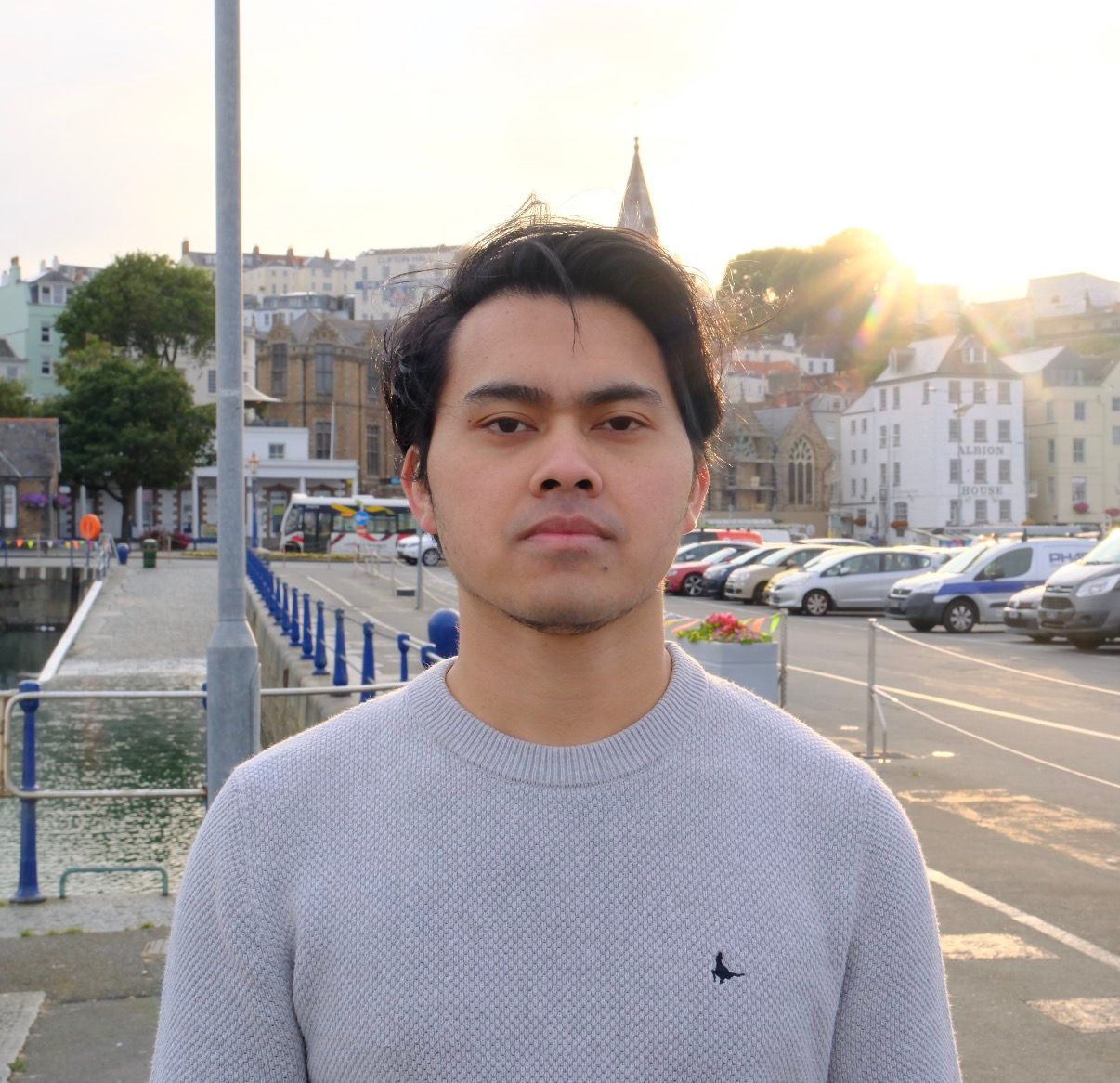 Rekam Vokal di Guernsey, Ryan Egi Luncurkan Single Perdana "Membangun Cinta"