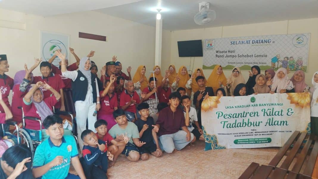 Panti Asuhan Khadijah Jenguk Sambung Hati Panti Jompo Sahabat Dhuafa