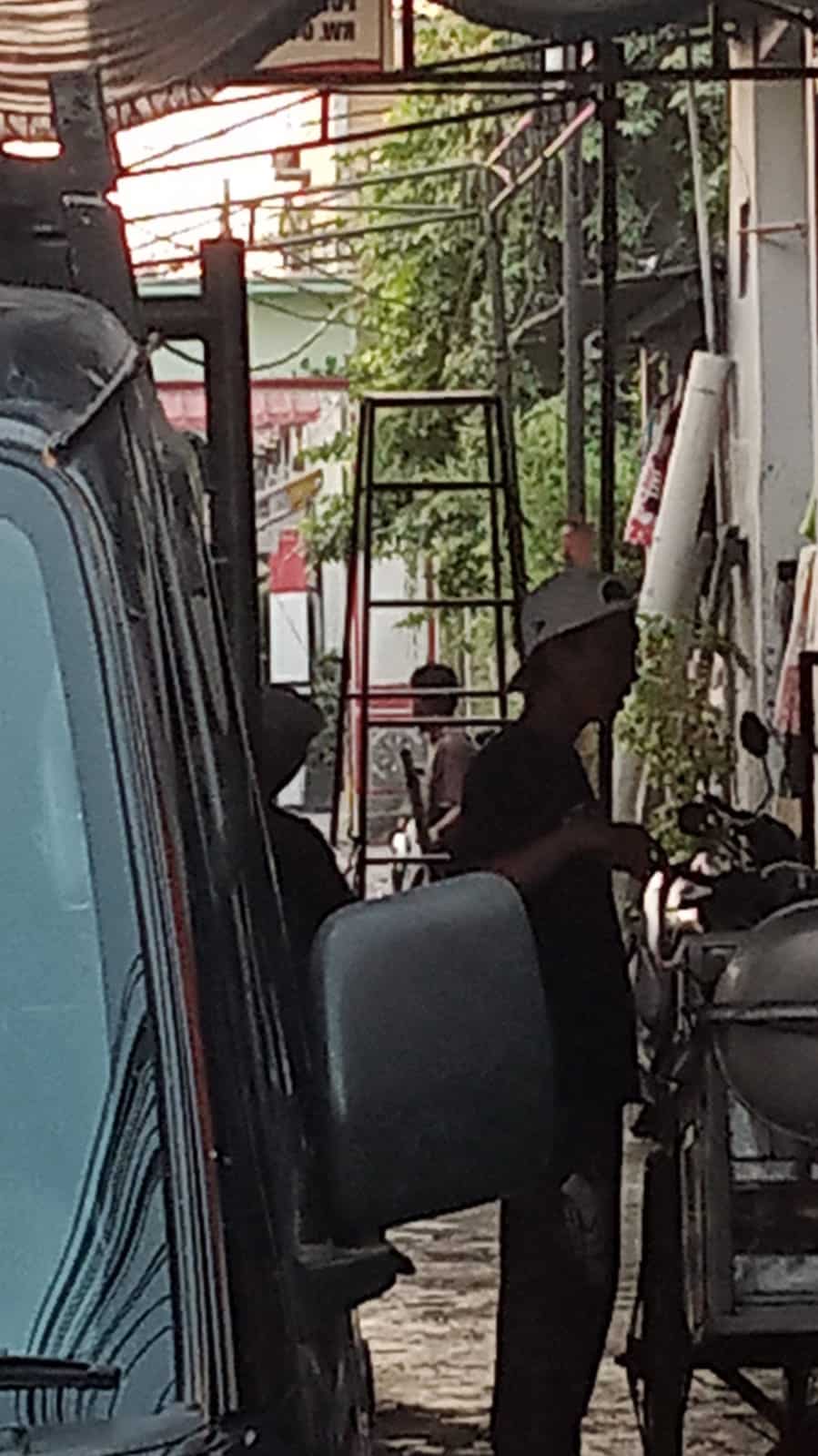 Pemasangan Tenda Kegiatan Reses Anggota DPRD DKI di Warakas Tuai Protes Warga