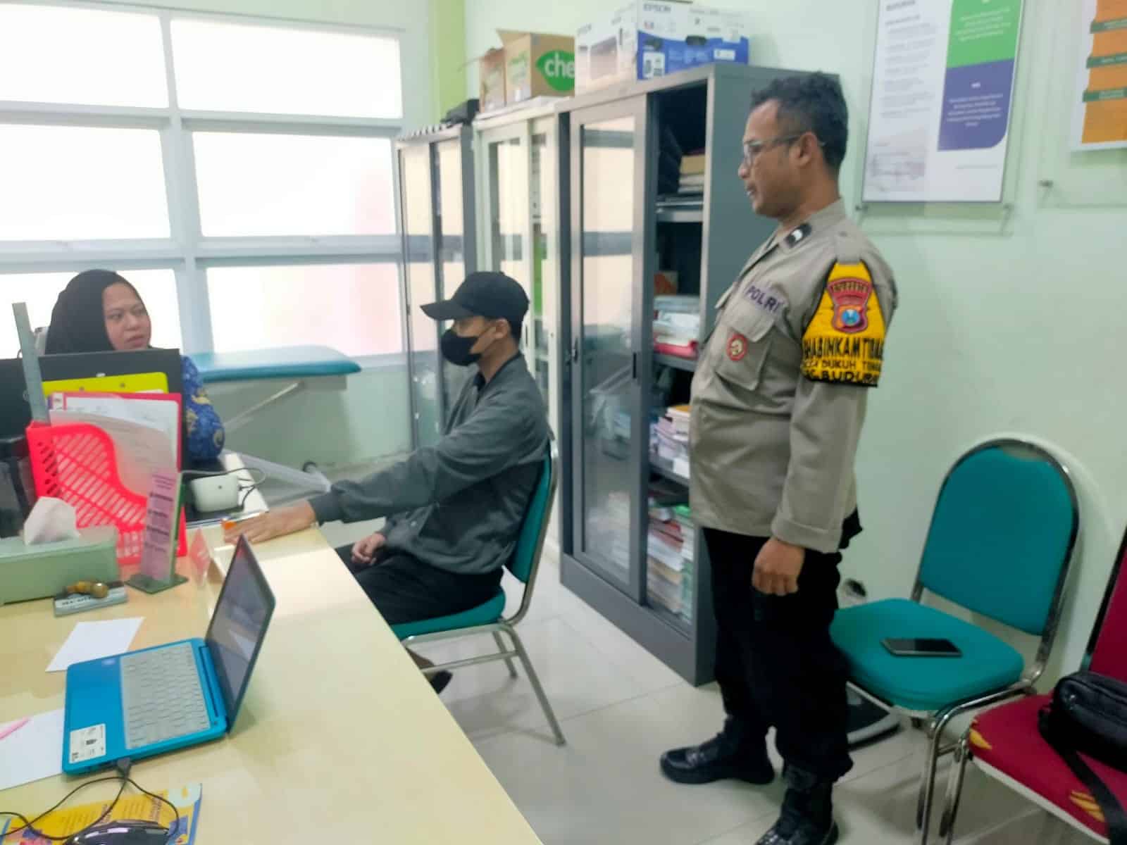 Viral di Media Sosial Pria Bugil Saat Menerima Pesanan Online di Dukuh Tengah Buduran Dalam Pembinaan dan Pendampingan Keluarga