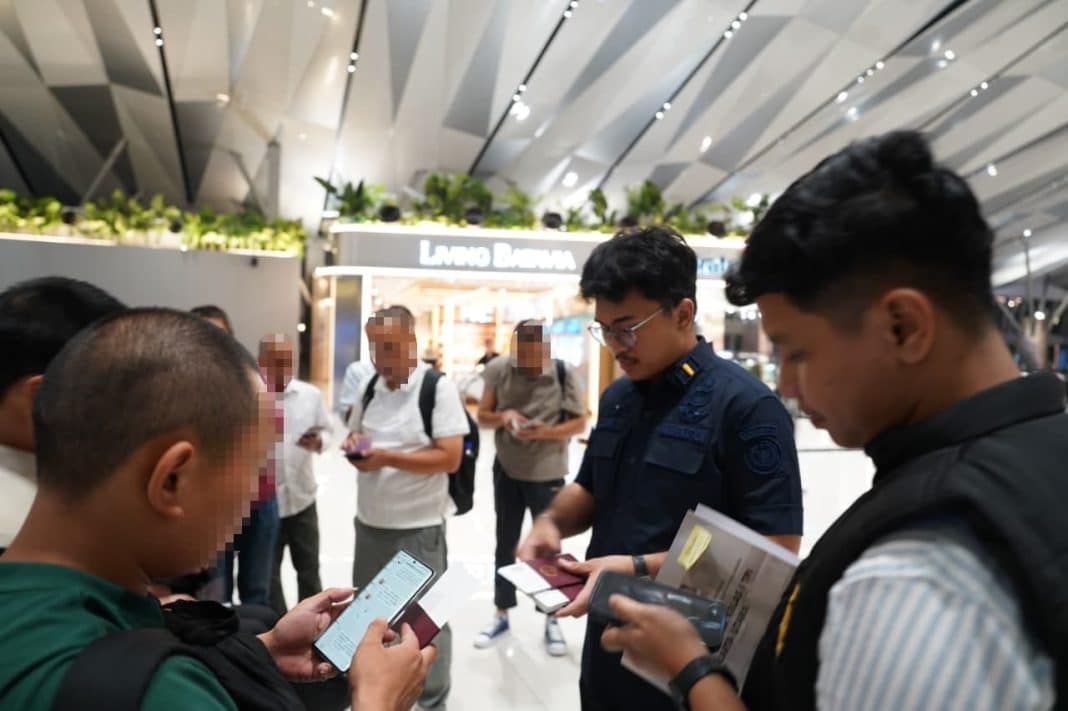 10 WNA Kuli Bangunan Masuk Indonesia Dengan Visa Kunjungan, Diamankan Kantor Imigrasi Kelas 1 TPI Jakarta Utara