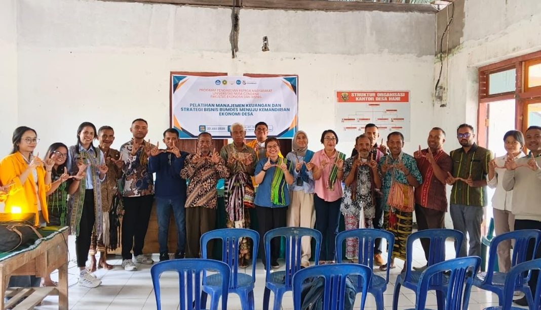 FEB Undana Bekali Pengelola BUMDes Desa Hane Strategi Bisnis dan Manajemen Keuangan Modern