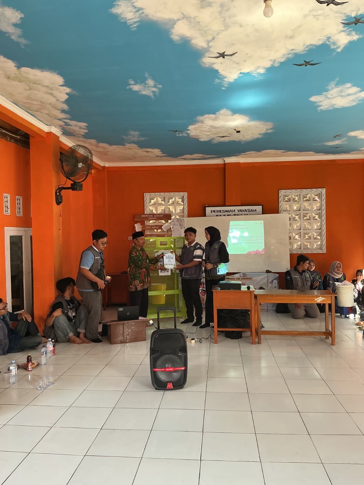 Mahasiswa KKN UBP Karawang 2026 Edukasi Warga Desa Tegalsari Kelola Sampah lewat 3R, Bank Sampah, Eco Enzyme, hingga Kompos Takakura
