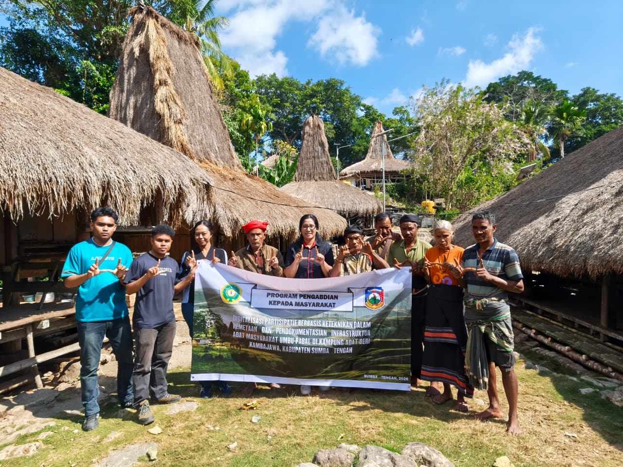 Lestarikan Budaya Marapu, PKM Prodi Arsitektur Undana Hadirkan Peta Digital Kampung Adat Deri Kambajawa