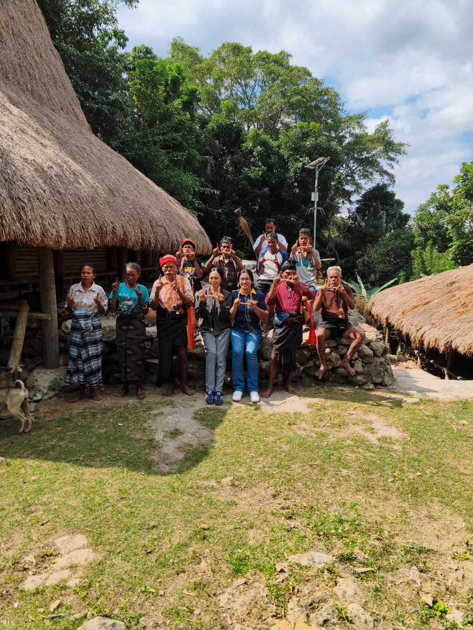 Lestarikan Budaya Marapu, PKM Prodi Arsitektur Undana Hadirkan Peta Digital Kampung Adat Deri Kambajawa