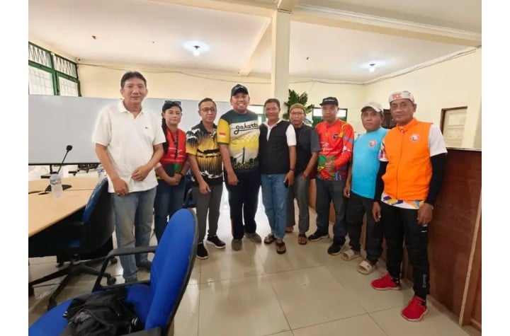 Sahabat Bang TW Gelar Gowes Memperingati Hari Kemerdekaan RI Ke 81, Libatkan 250 Pesepeda Menuju Tugu Proklamasi