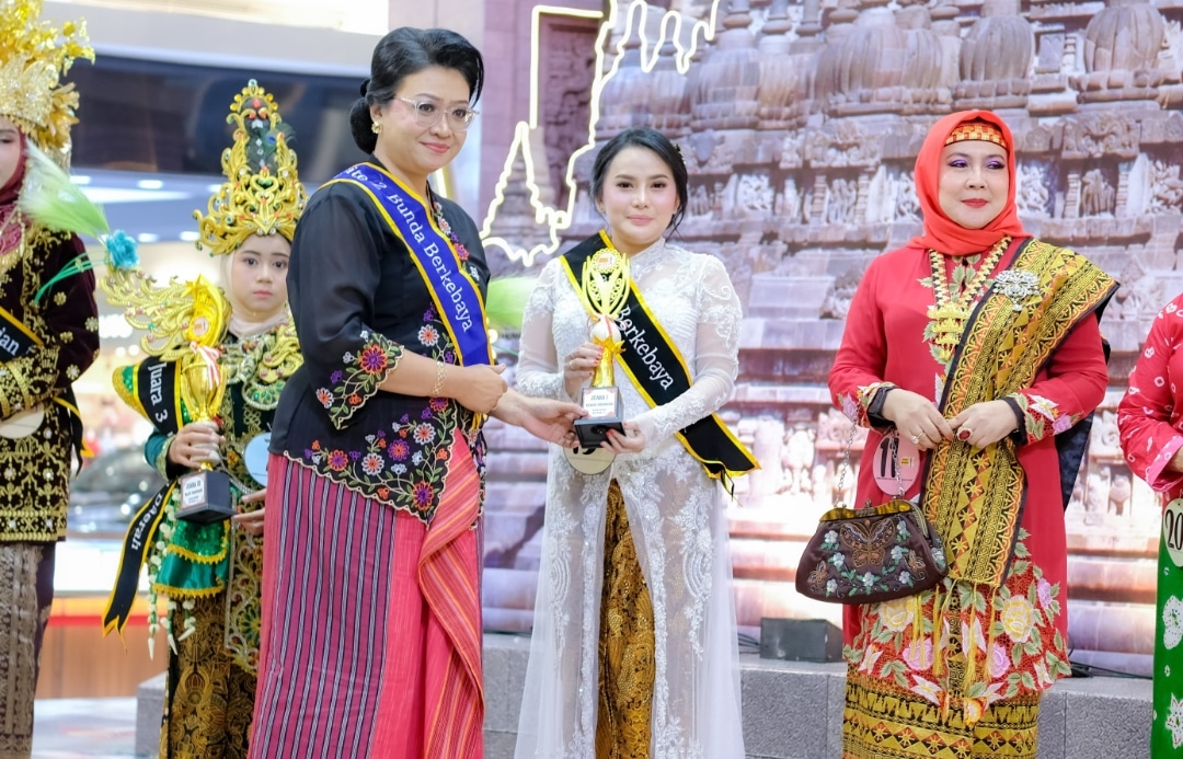 Dalam Menyambut Ulang Tahun RI Ke-81 Acha Christie Gracelia Berhasil Raih Juara 1 Puteri Berkebaya 2026