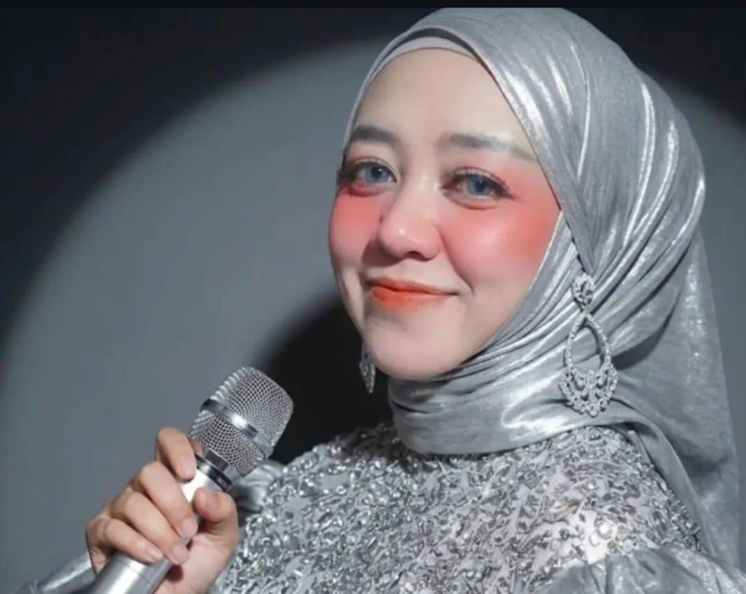 Kisah Comeback Eva Fitriyah: Dari Keluarga, Duka, hingga Kembali ke Dunia Musik