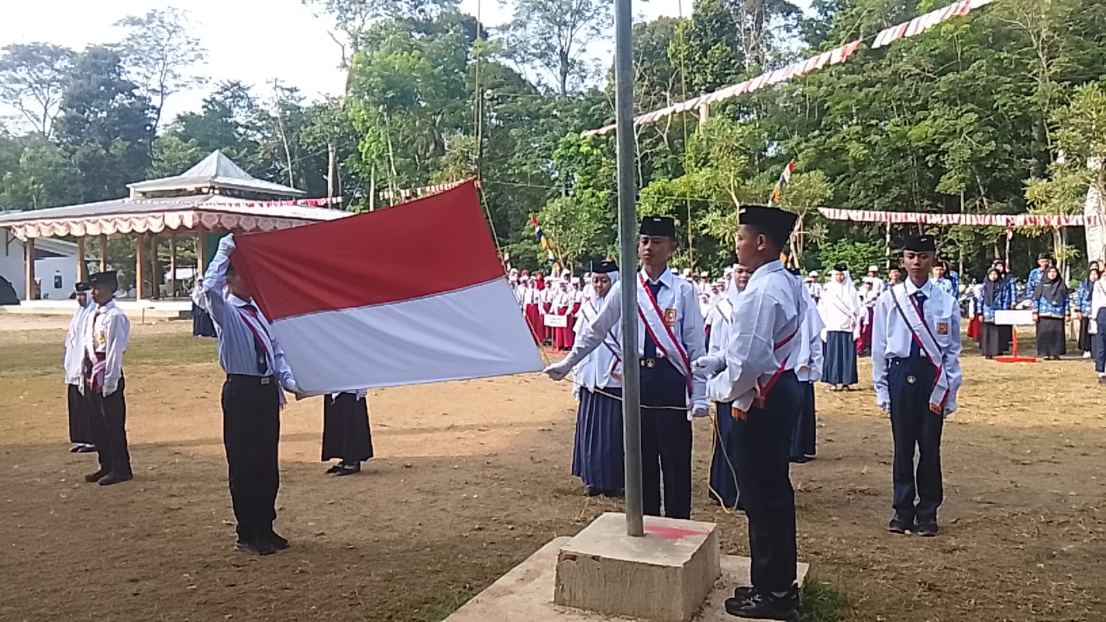 Dalam Rangka Memperingati HUT RI ke 81 Ponpes Nurul Qur'an Darunnajah, Ikut Melaksanakan Upacara Bendera Merah Putih