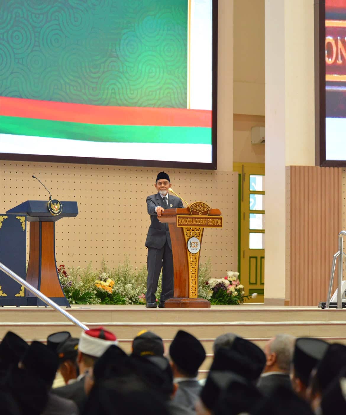 Di Hadapan Prabowo, Kiai Hasan Gontor Sampaikan Pesan: Jangan Sibuk Cari Ijazah, Nama, Uang hingga Jabatan