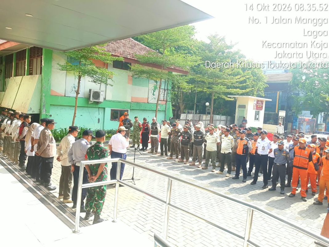 Satpol PP Kecamatan Koja Bersama Tokoh Masyarakat Tugu Utara Gelar Penataan Wilayah