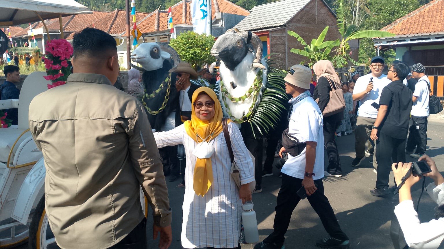 Bupati Kuningan Menghadiri Sedekah Bumi di Wisata Cibuntu