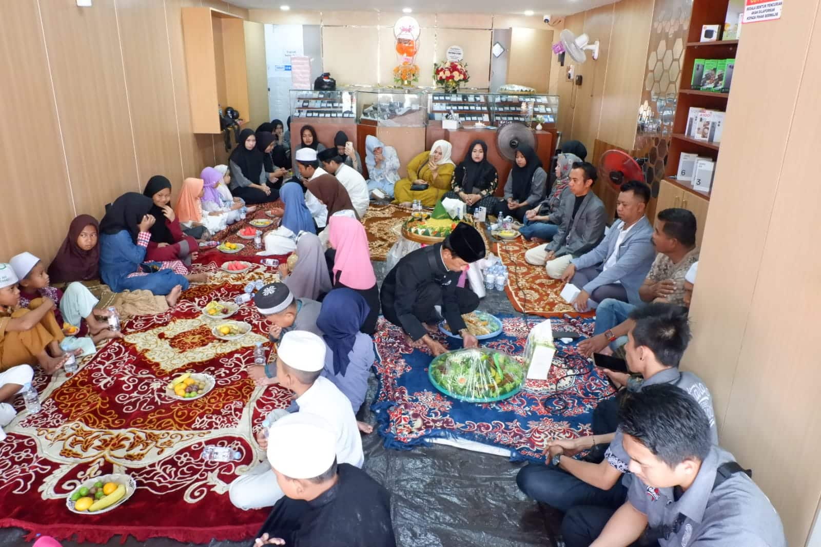 Mutiara Store Perkuat Posisi sebagai Pusat Grosir HP Second Berkualitas di Surabaya, Bos Uchild Utamakan Kepercayaan dan Kepedulian
