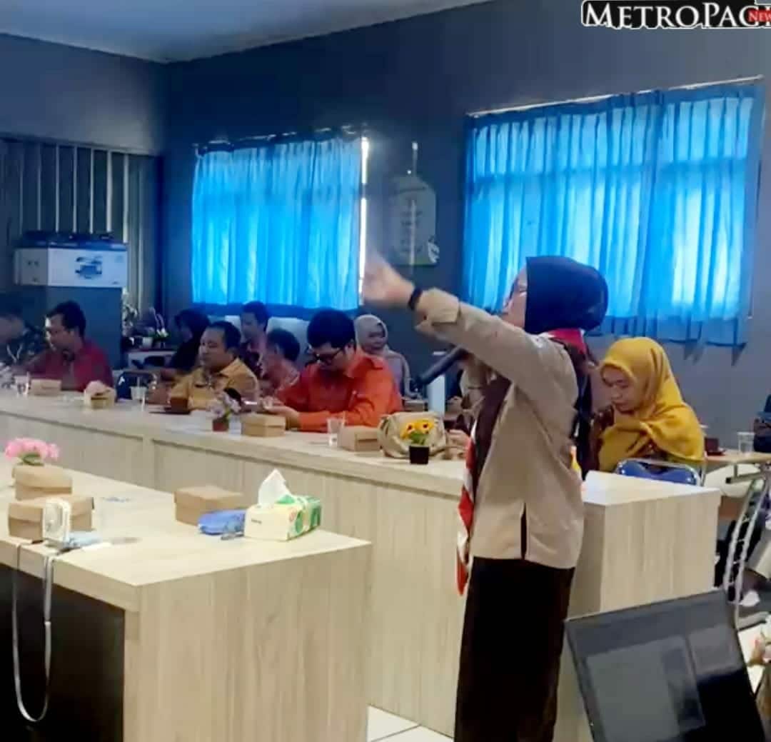 MGMP Bahasa Jawa SMK Purbalingga Perkuat Kompetensi Guru Lewat Praktik Sesorah