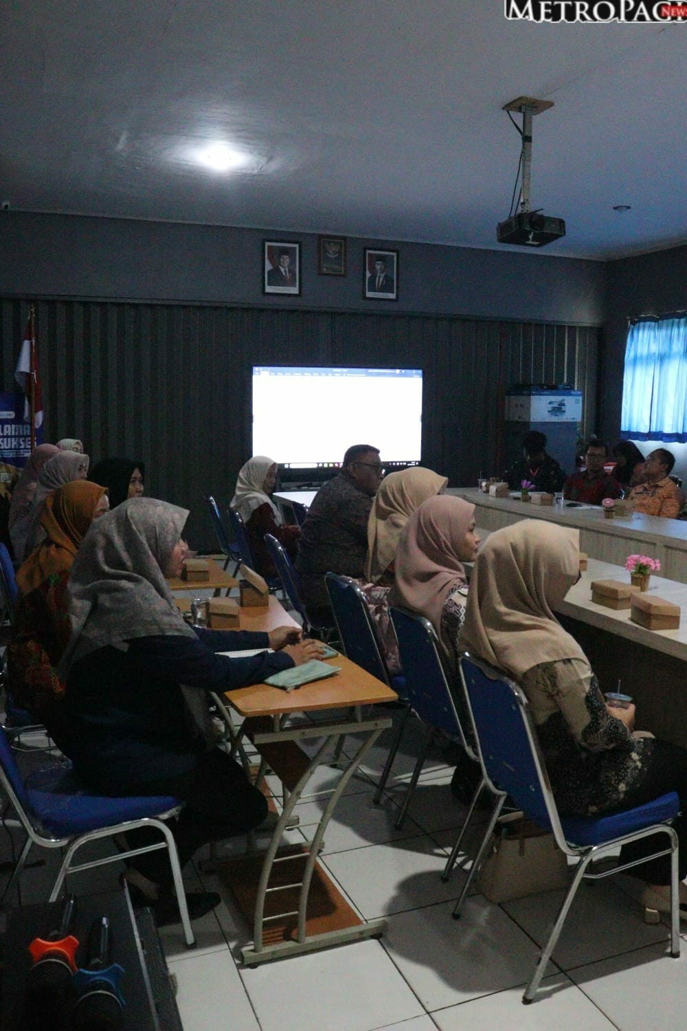 MGMP Bahasa Jawa SMK Purbalingga Perkuat Kompetensi Guru Lewat Praktik Sesorah